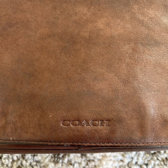 Coach legacy leather brown messenger bag, brass hardware, adjustable strap - Picture 5 of 16